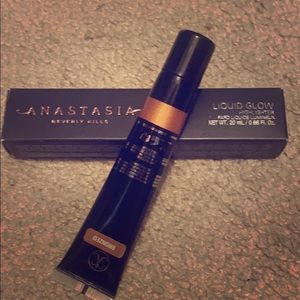 NWT Anastasia Liquid Glow highlighter.